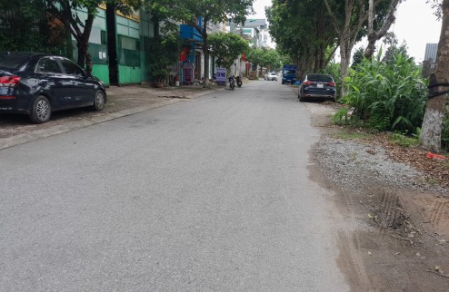 Bán gấp nhà 3 tầng Nam Hồng Đông Anh HN, mặt đường 2 ô tô tránh, DT 94m2 giá 3 tỷ.